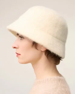 Bob Rivet Blanc Ami de Coeur En Laine