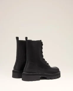 Boots Noires A Lacets A Bout Anatomique En Cuir