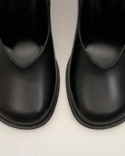 Escarpins Piano Noires A Bout Anatomique En Cuir